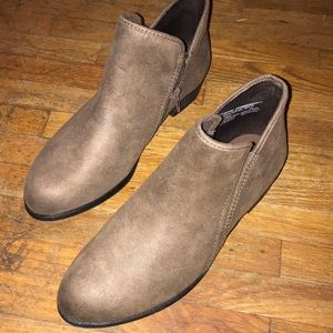 supper cute brown booties